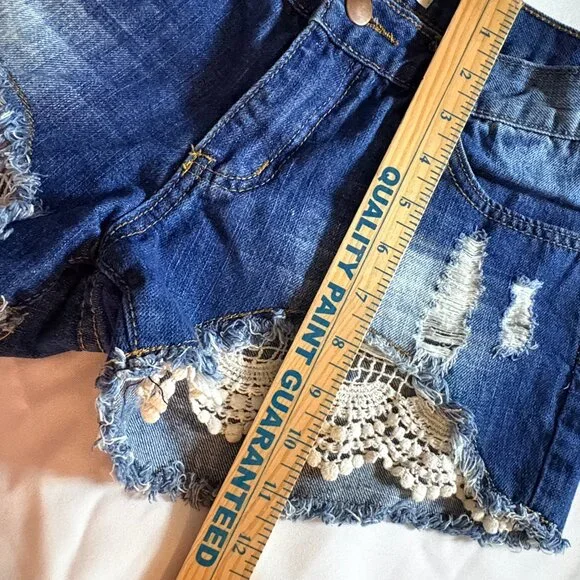 listacle Jean Shorts with Lace - Picture 8 of 9
